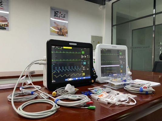 Controllo del paziente veterinario animale per il monitoraggio registrazione di allarme