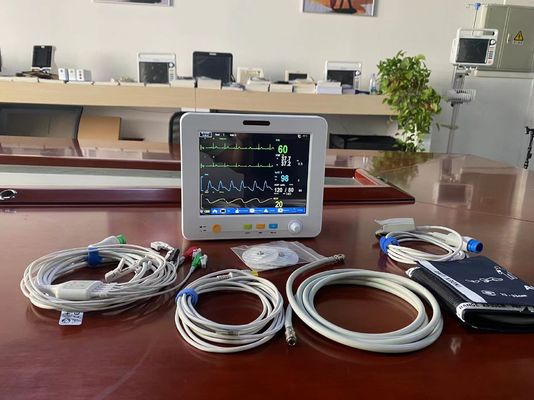 Monitor paziente portatile a 8,4 pollici leggero, ECG SPO2 NIBP Vital Signs Monitors temporaneo