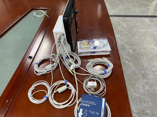 Monitor portatile del paziente cardiaco con 6 parametri standard ECG NIBP SPO2