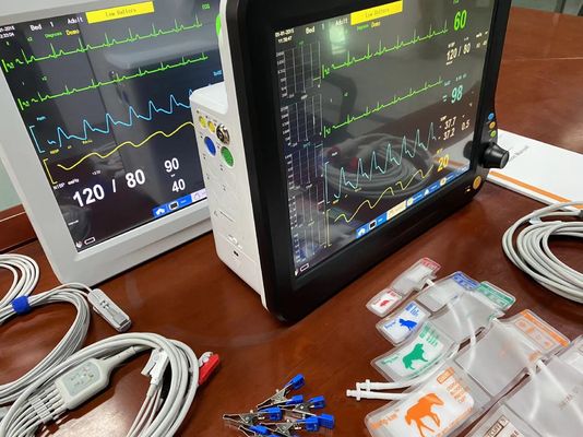 Controllo del paziente veterinario animale per il monitoraggio registrazione di allarme