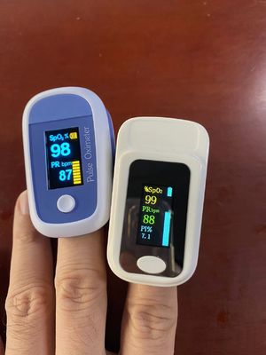 Ossimetro medico di impulso della punta delle dita di PR SPO2 OLED per l'ambulanza dell'ospedale, monitor dell'ossigeno del sangue