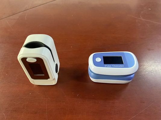 Sensore medico del dito dell'ossigeno del sangue, ossimetro dell'esposizione di OLED per SPO2 monitoraggio, monitor dell'ossigeno del sangue