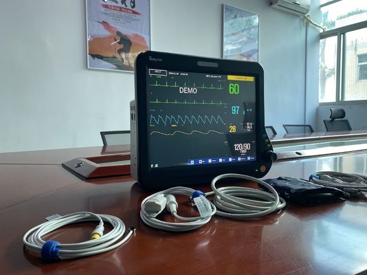 Monitor portatili multiparametro da 15 pollici con compatibilità HL7, usb dataoutput, VGA, chiamate infermiere e segnali vitali